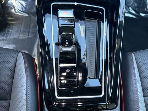 Used 2025 Volkswagen GTI Autobahn image 32