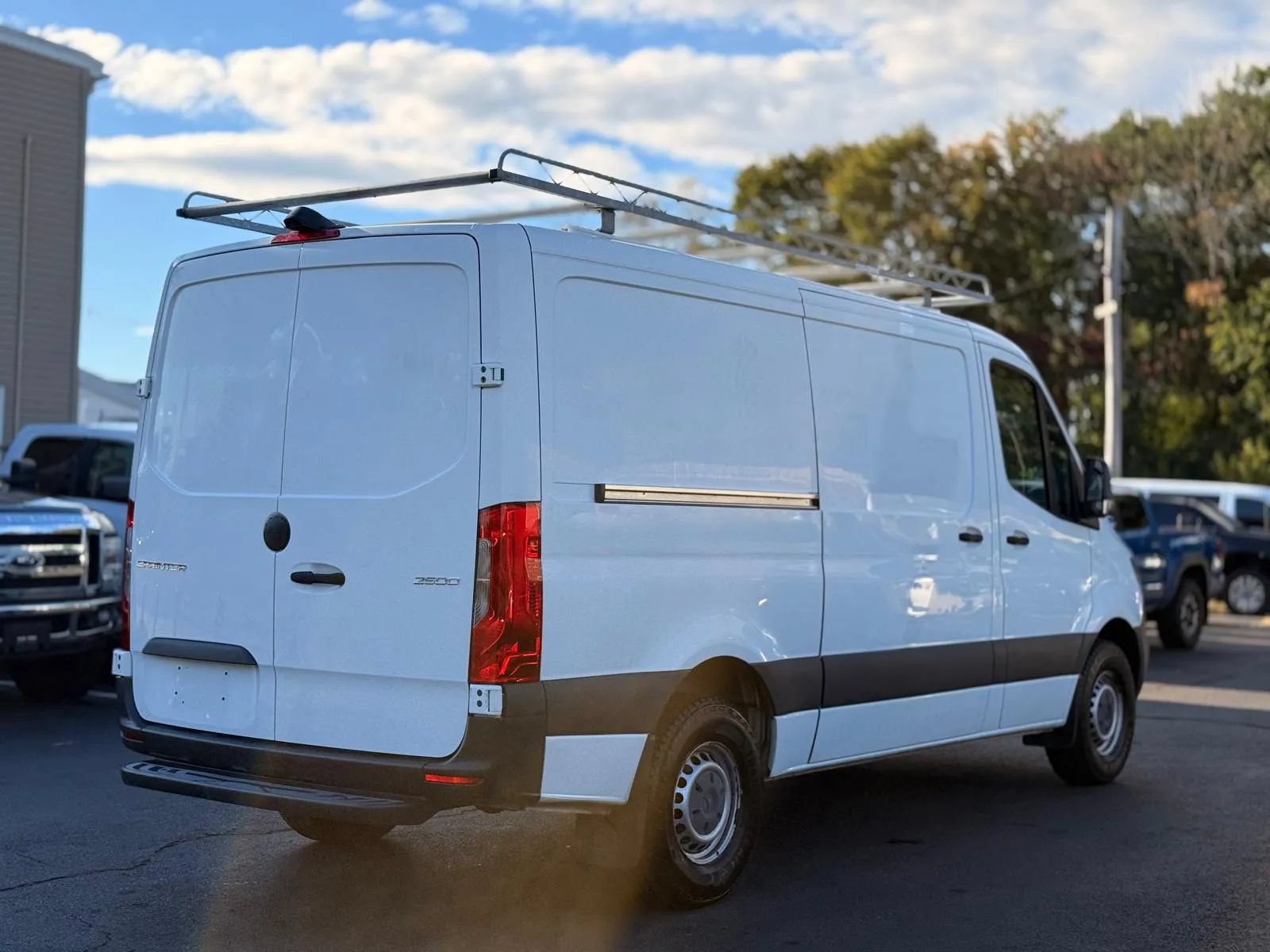 Used 2019 Mercedes-Benz Sprinter 144 Cargo image 8