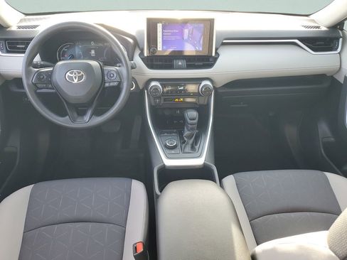 Used 2025 Toyota RAV4 XLE AWD/4WD image 12