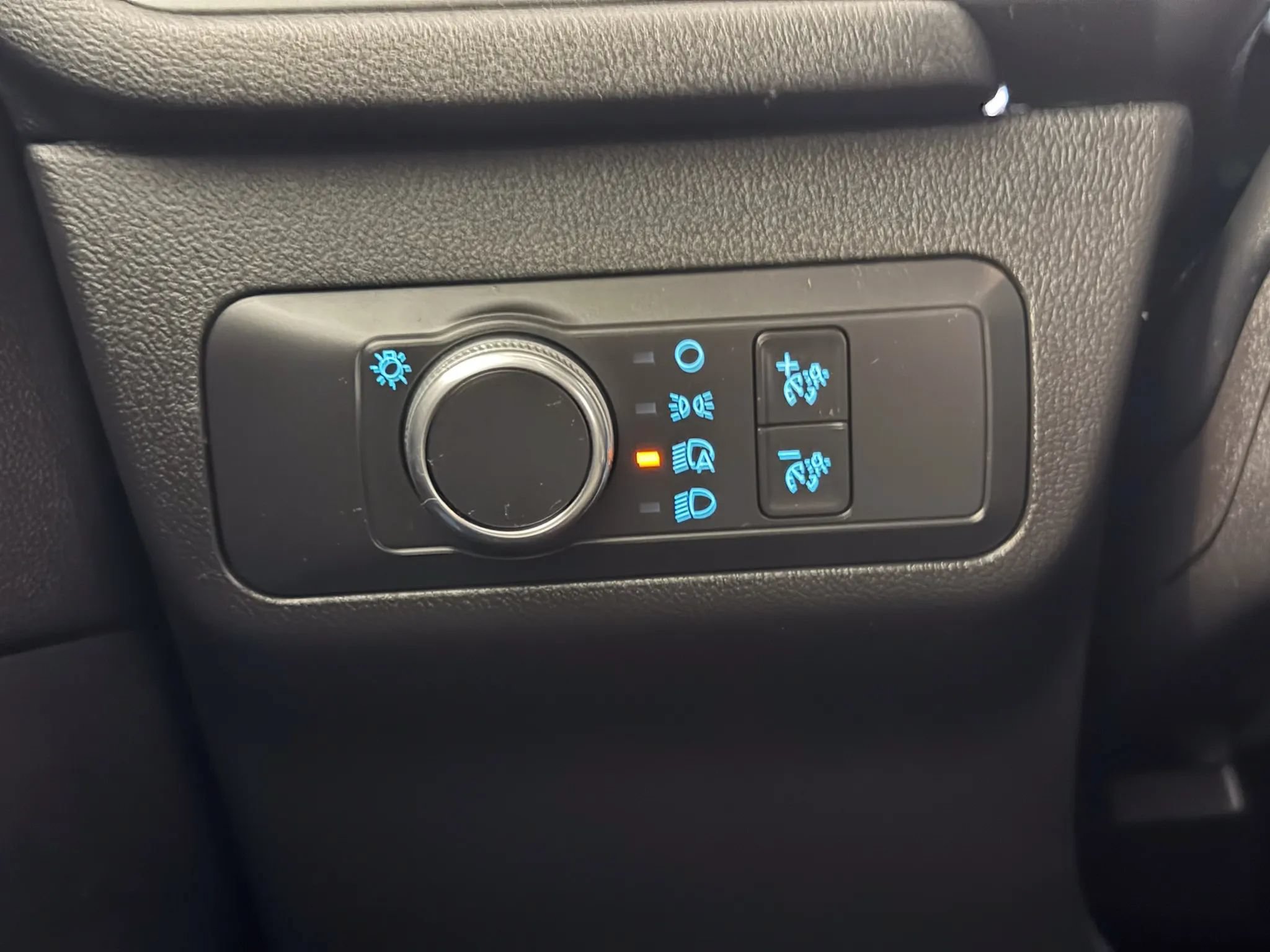 Used 2020 Ford Escape SE AWD/4WD image 29