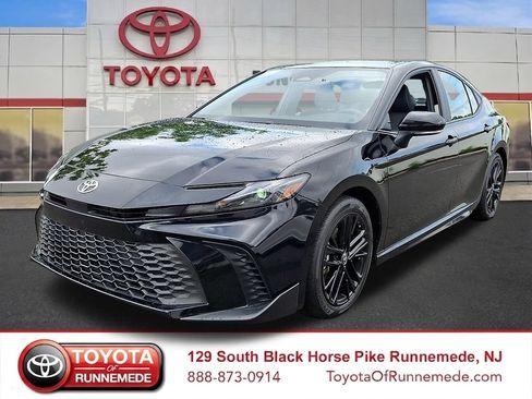 Used 2026 Toyota Camry SE FWD image 3