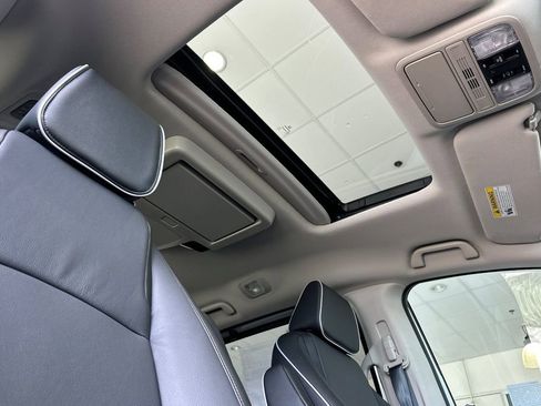 New 2026 Honda Odyssey Touring image 18