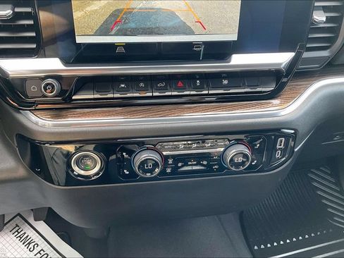 Used 2023 Chevrolet Silverado 1500 LT AWD/4WD image 18
