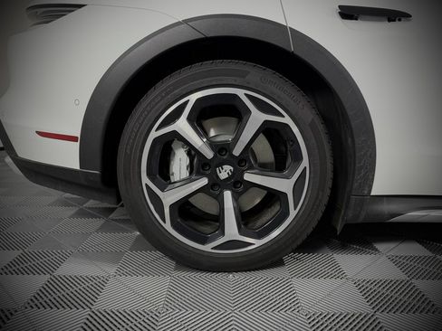 New 2025 Porsche Taycan 4S image 18