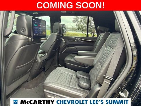 Used 2022 Cadillac Escalade Sport Platinum w/ Heavy-Duty Trailer Package AWD/4WD image 48