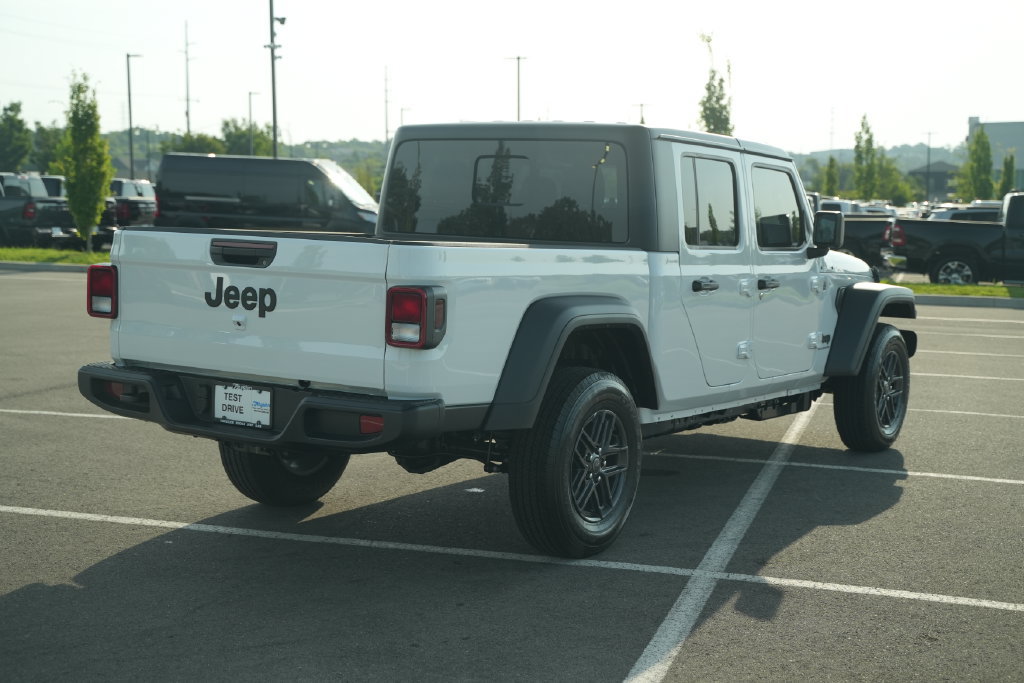 New 2026 Jeep Gladiator Sport AWD/4WD image 7