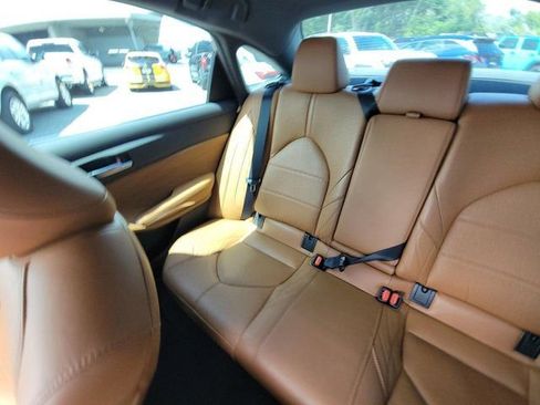 Certified 2020 Toyota Avalon Limited w/ Advanced Safety Package FWD image 4