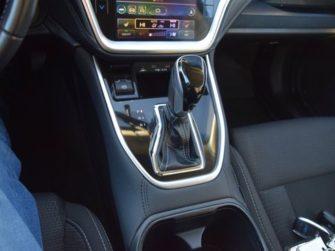 Used 2022 Subaru Outback Premium image 12