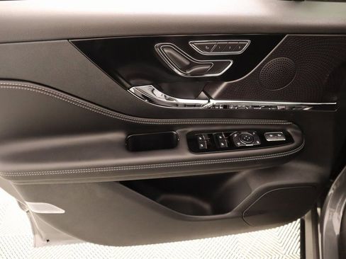 New 2026 Lincoln Corsair Premiere FWD image 16