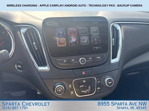 Used 2017 Chevrolet Malibu LT FWD image 18