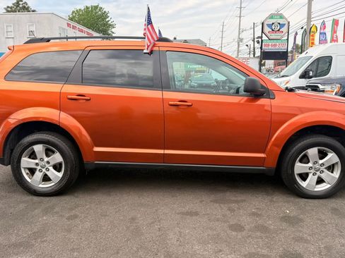 Used 2011 Dodge Journey Mainstreet w/ Popular Equipment Group AWD/4WD image 11