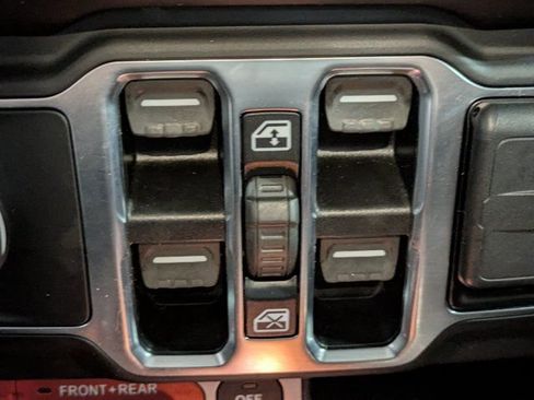 Used 2021 Jeep Wrangler Unlimited Rubicon w/ LED Lighting Group AWD/4WD image 23
