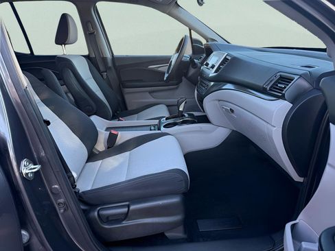 Used 2017 Honda Ridgeline RTS image 31