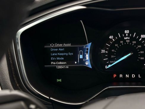 Used 2017 Ford Fusion SE w/ Equipment Group 602A image 30