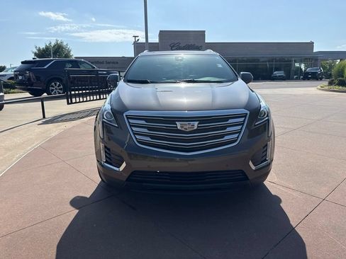 Used 2019 Cadillac XT5 Luxury FWD image 2