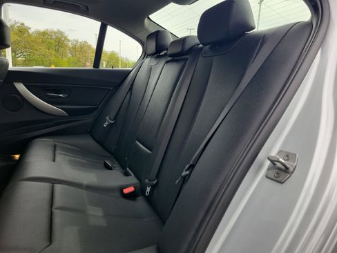 Used 2015 BMW 320i xDrive Sedan AWD/4WD image 9
