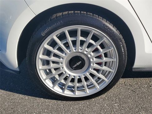 Used 2019 Volkswagen GTI SE image 5