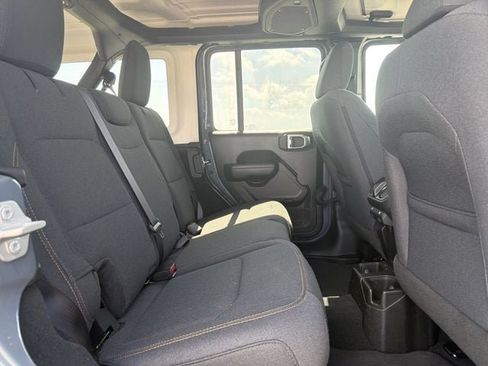 Used 2024 Jeep Wrangler Unlimited Sport AWD/4WD image 15