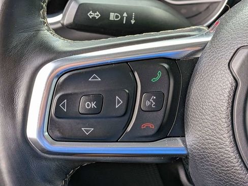 Used 2020 Jeep Gladiator Overland AWD/4WD image 27