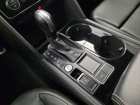 Used 2020 Volkswagen Atlas Cross Sport SEL R-Line image 26