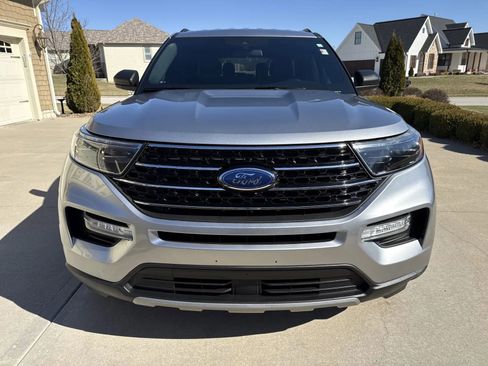 Used 2020 Ford Explorer XLT w/ Equipment Group 202A image 8