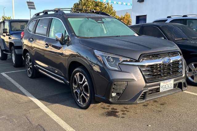 Used 2023 Subaru Ascent Limited w/ Technology Package AWD/4WD image 2