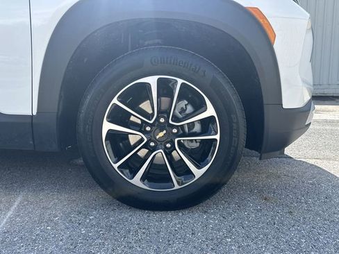 Used 2025 Chevrolet TrailBlazer LT w/ Driver Confidence Package image 20