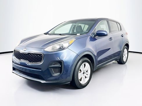 Used 2018 Kia Sportage LX image 3