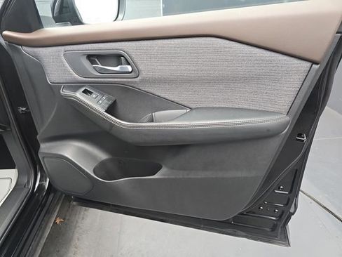 Used 2021 Nissan Rogue SV image 46