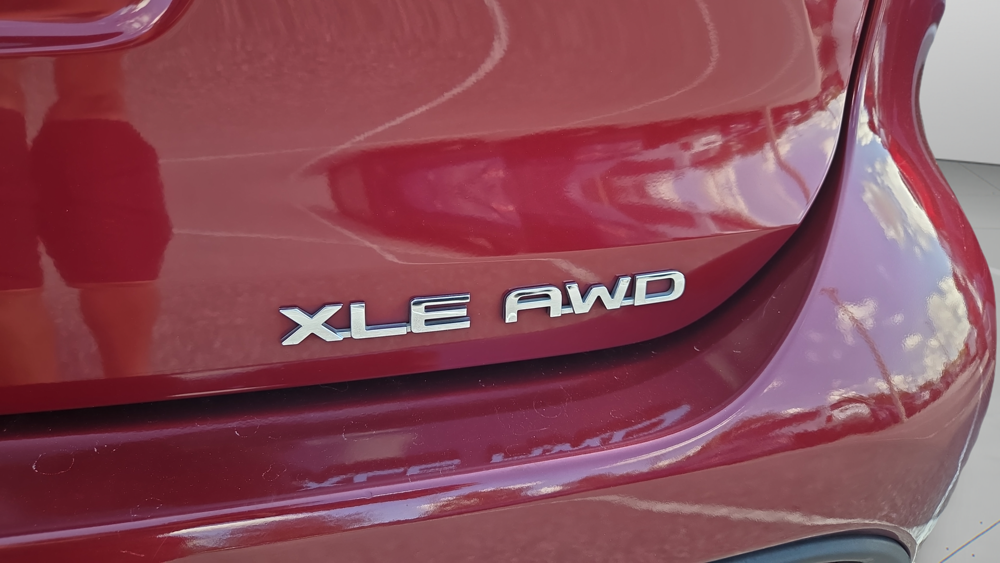 Used 2020 Toyota Highlander XLE AWD/4WD image 7