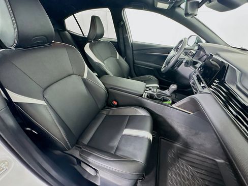 Used 2025 Toyota Camry SE image 28