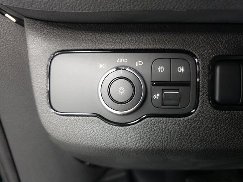Used 2024 Mercedes-Benz Sprinter 2500 image 9