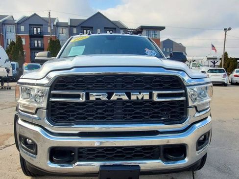 Used 2022 RAM 5500 Tradesman w/ Chrome Appearance Group AWD/4WD image 2