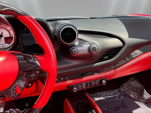 Used 2022 Ferrari F8 Tributo RWD image 9