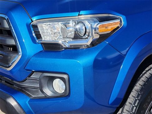 Used 2017 Toyota Tacoma SR5 image 6