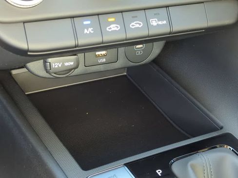 New 2026 Hyundai Elantra SE FWD image 32