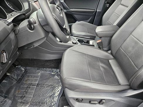 Used 2020 Volkswagen Tiguan SE image 15