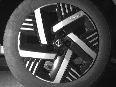 Used 2025 Nissan Kicks SV image 15