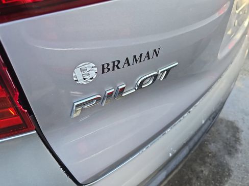 Used 2018 Honda Pilot Touring image 8