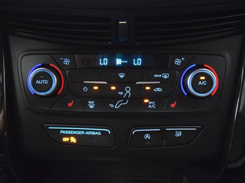 Used 2018 Ford Escape SE w/ SE Sport Appearance Package FWD image 26