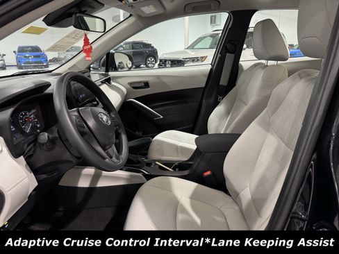 Used 2025 Toyota Corolla Cross L image 3