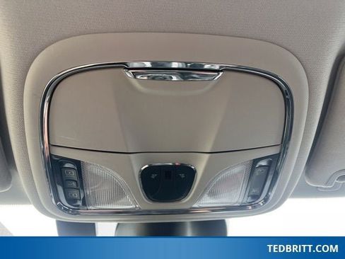 Used 2022 Jeep Cherokee Limited image 38