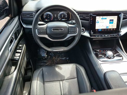 Used 2024 Jeep Wagoneer Series II w/ Convenience Group I AWD/4WD image 11