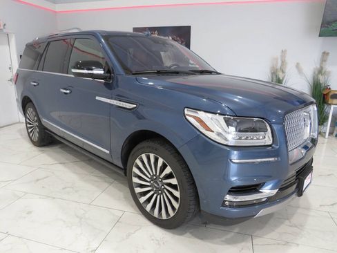Used 2018 Lincoln Navigator Reserve w/ Technology Package AWD/4WD image 2