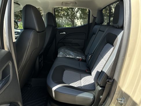 Used 2022 Chevrolet Colorado Z71 AWD/4WD image 28