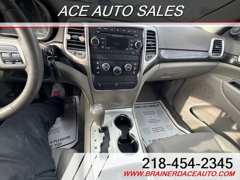 Used 2013 Jeep Grand Cherokee Laredo w/ Laredo E Group image 16