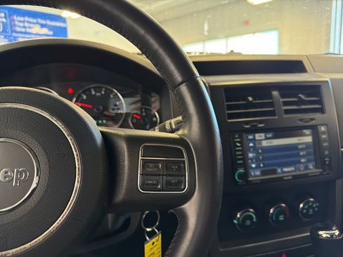 Used 2012 Jeep Liberty Sport w/ Popular Equipment Group RWD image 11