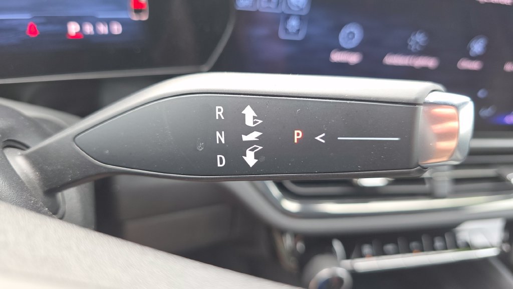 Used 2024 Chevrolet Equinox EV RS FWD image 41