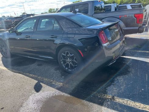 Used 2019 Chrysler 300 S w/ 300S Premium Group 2 AWD/4WD image 10