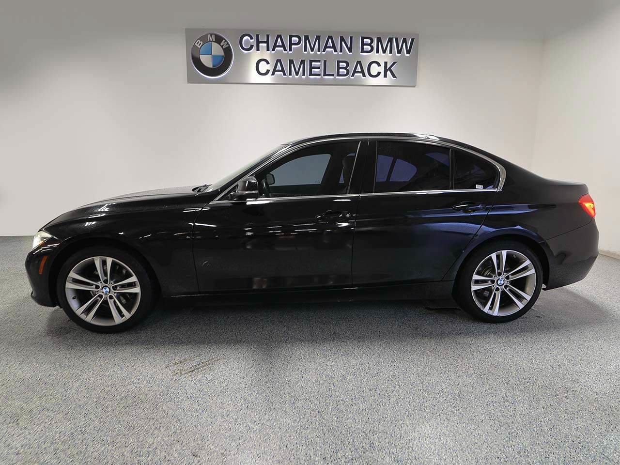 Used 2017 BMW 330i Sedan RWD image 4